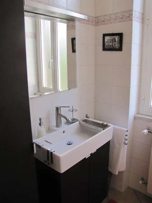 Welcome To Roma Apartment